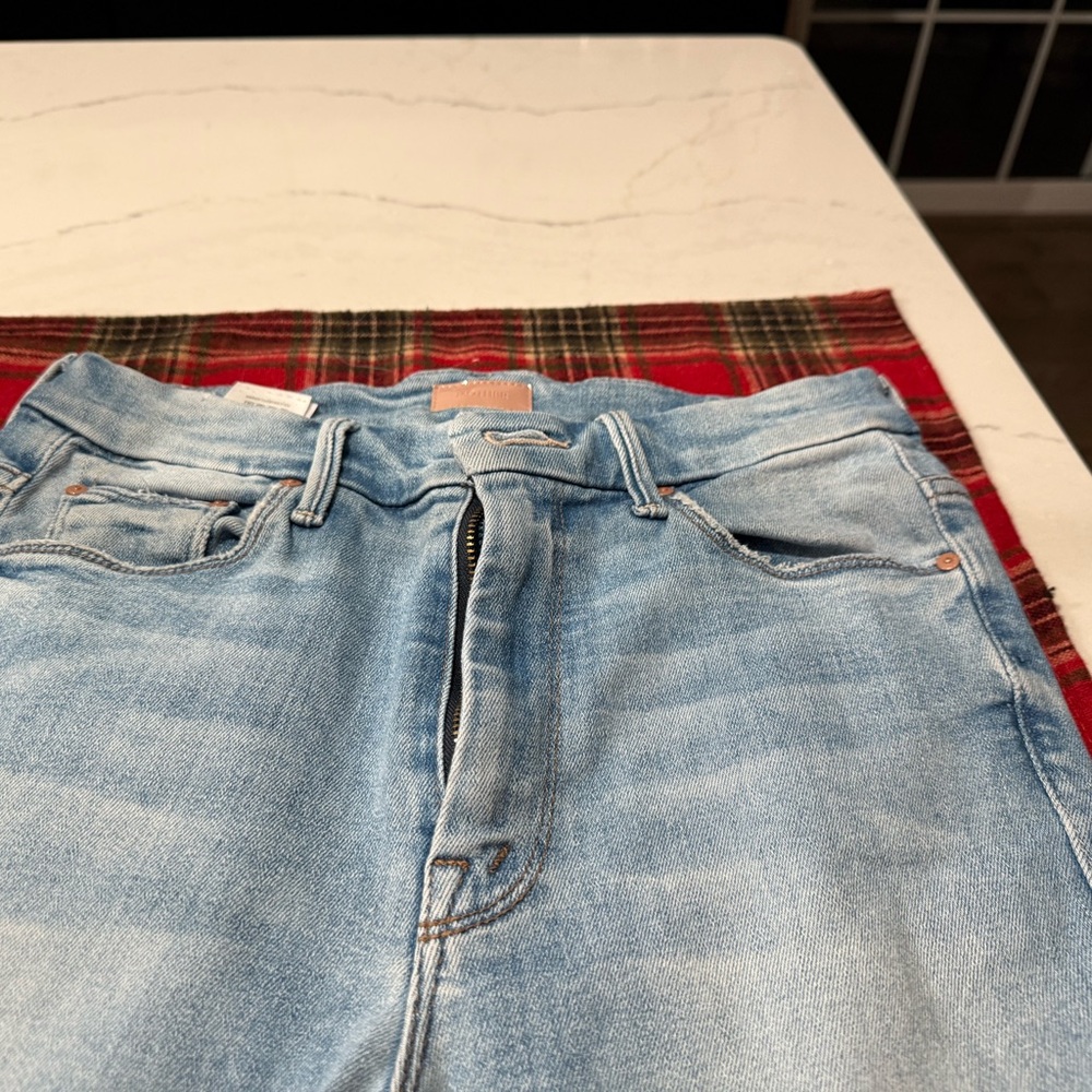 EUC Mother Looker High Waisted Ankle Fray Jeans Size 27